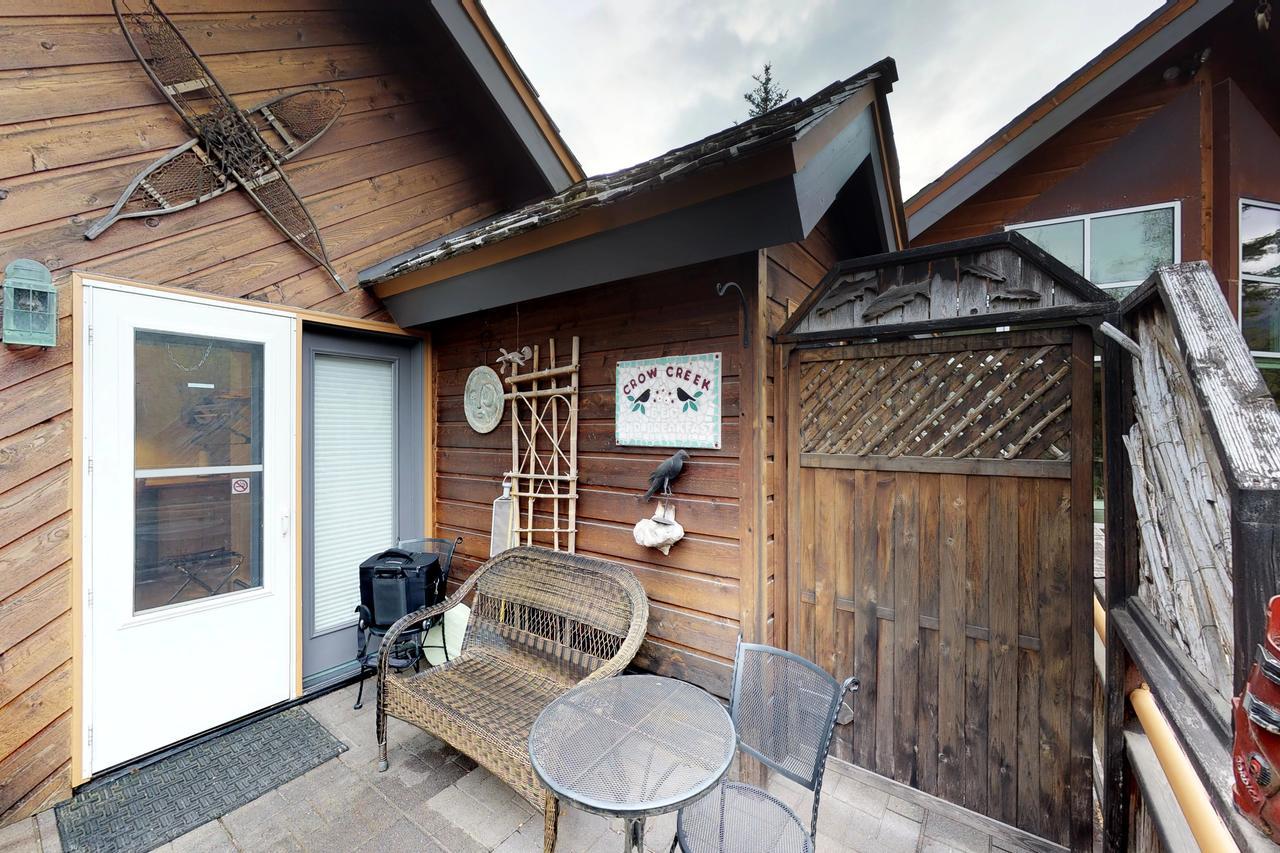 Crow Creek Hotel Girdwood Exterior photo